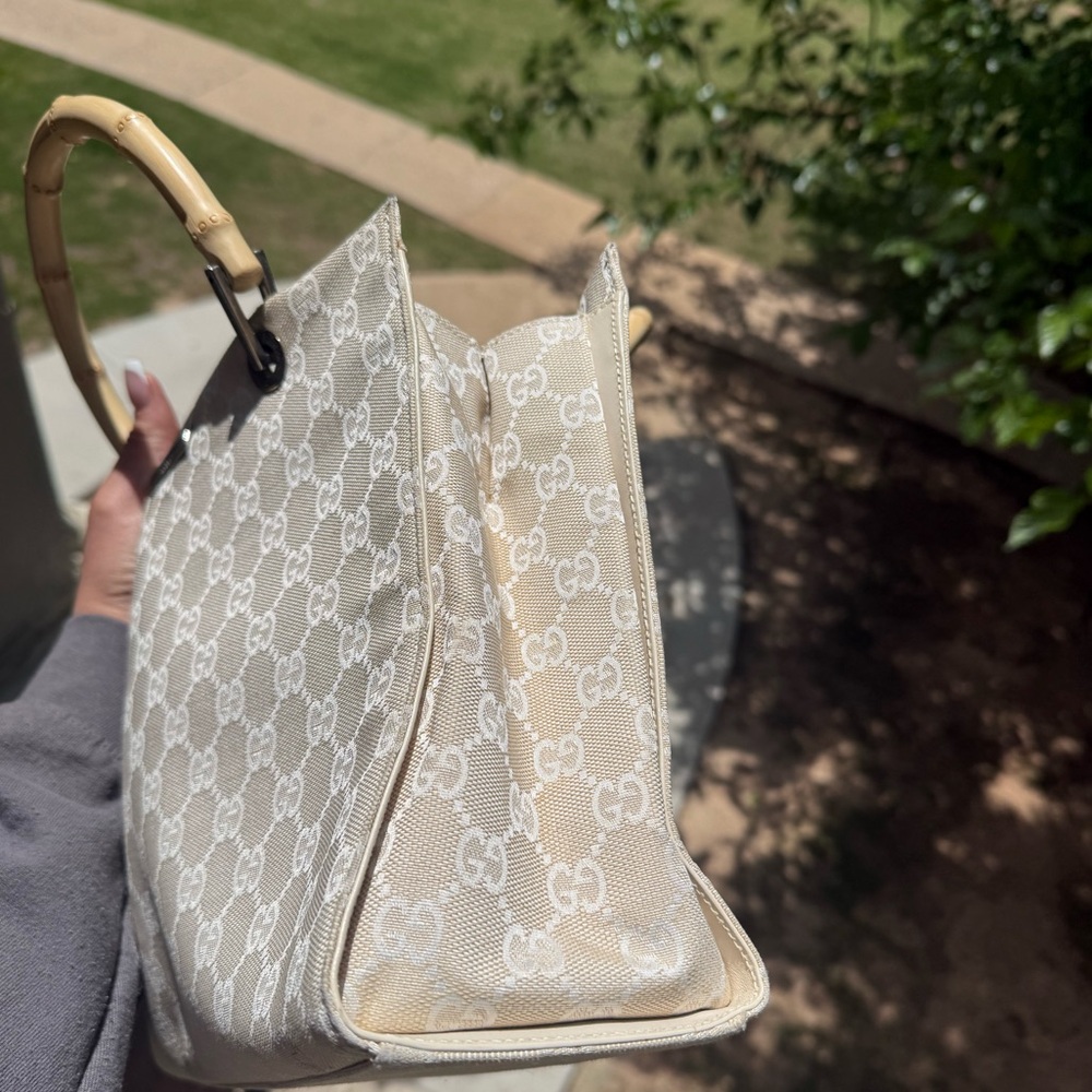 𝑮𝒖𝒄𝒄𝒊 𝑻𝒐𝒕𝒆 - 𝒘𝒊𝒕𝒉 𝑩𝒂𝒎𝒃𝒐𝒐 𝒉𝒂𝒏𝒅𝒍𝒆 - Picture 2 of 11